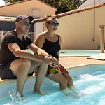 Campsite Zecamping 4 Etoiles Familial - A 4 Km - Parc Aquatique - Dog Friendly Saint-Sulpice-de-Royan